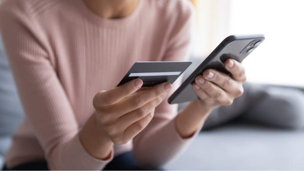 7 formas de evitar fraudes em sites suspeitos 1 Como evitar fraudes ao comprar em sites suspeitos?